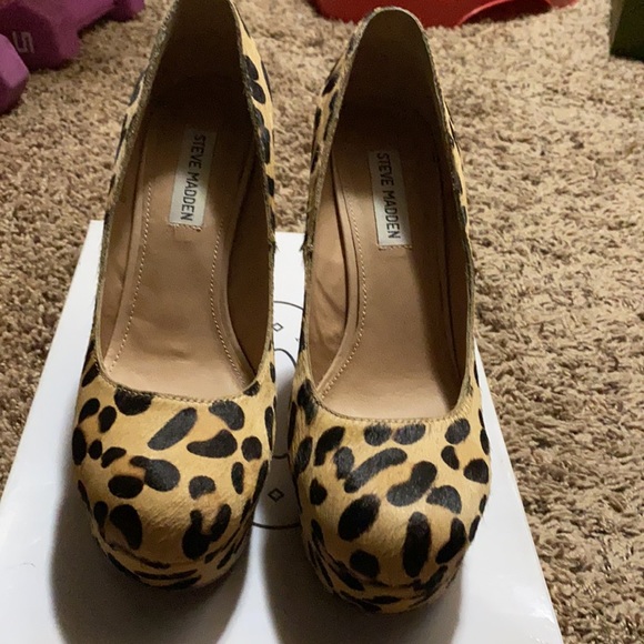 Super fun leopard wedges! - Picture 5 of 5